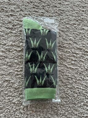 🌞Sale 3 for $15 Men's Black Socks with Green Geometric Accent - Casual Crew